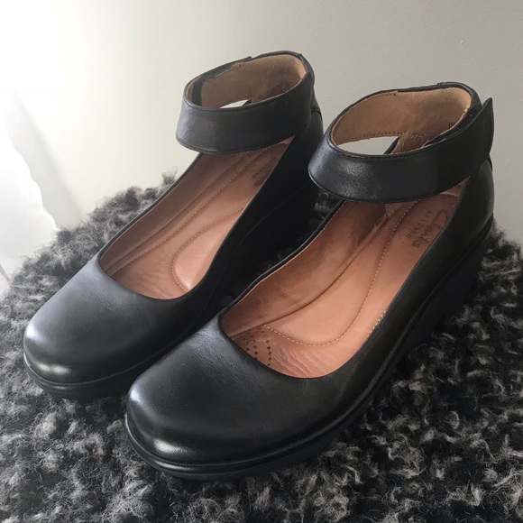 clarks ankle strap wedge
